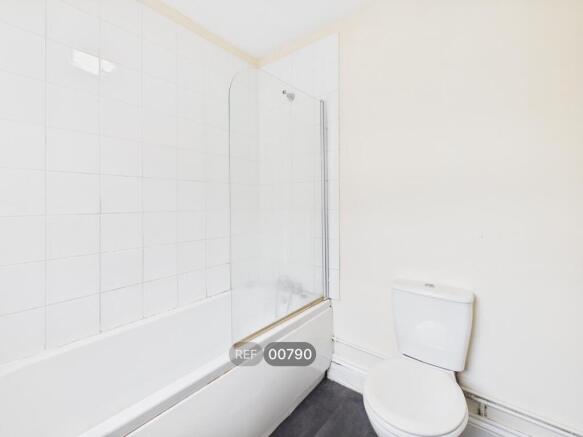 2 bed Terraced to rent Image 12