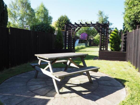 Outdoor Entertainment Area 804