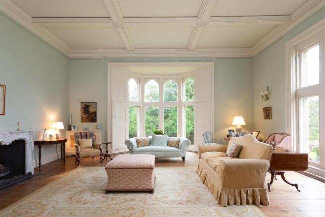 6 bed House for sale Image 8
