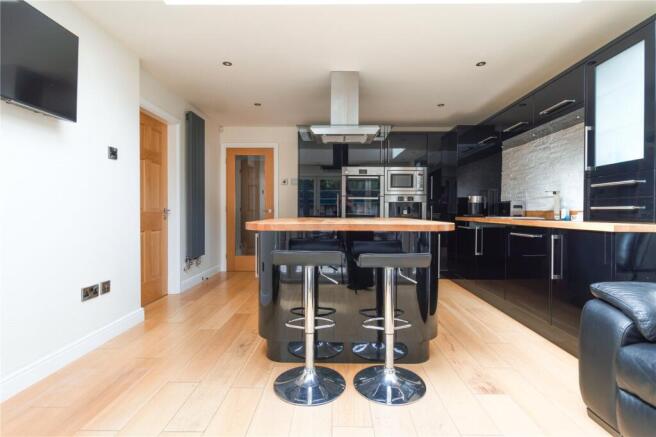 3 bed Detached for sale Image 6