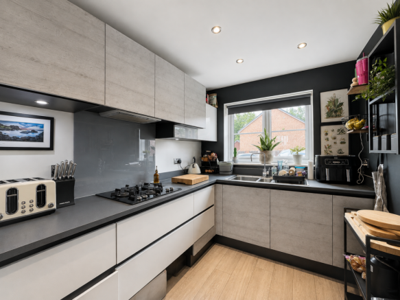 3 bed Semi-Detached for sale Image 4