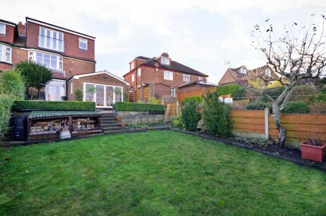 4 bed Semi-Detached to rent Image 12