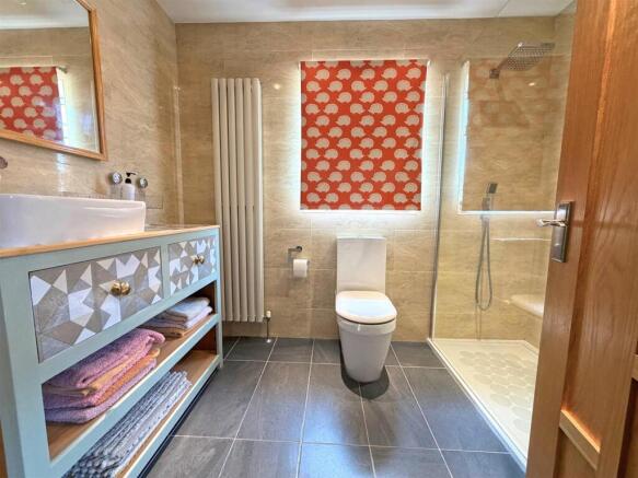 2 bed Semi-Detached Bungalow for sale Image 10