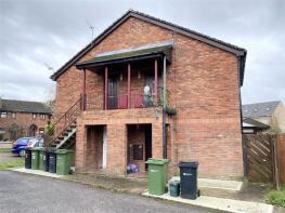 31, Withey Meadows, Horley RH6 0AZ