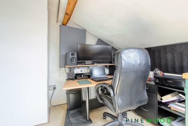 OFFICE - MULTI USE ROOM