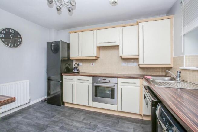 4 bed Semi-Detached for sale Image 6