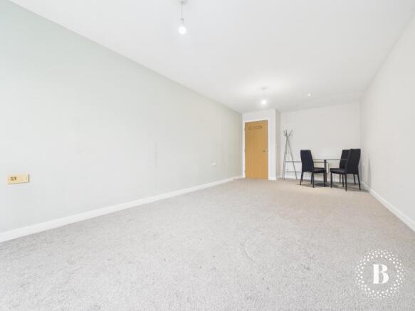 2 bed Apartment to rent Image 5
