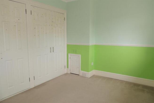 6 Croft Way 012.JPG