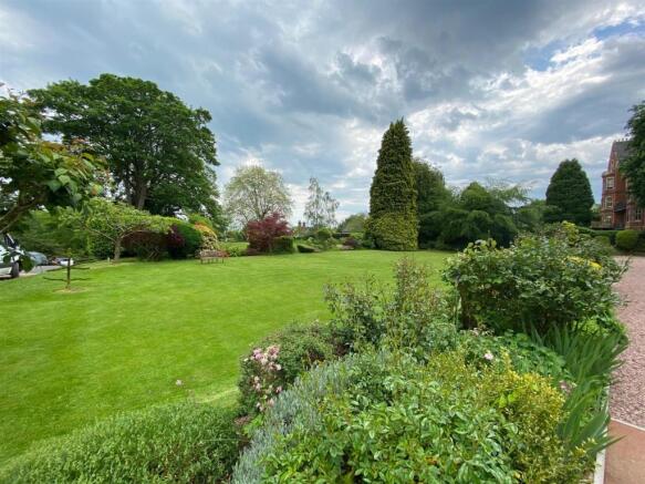 Communal Gardens.jpg