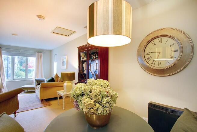 Sitting/dining room
