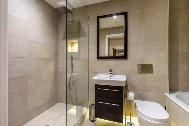 2 bed Apartment for sale Image 8