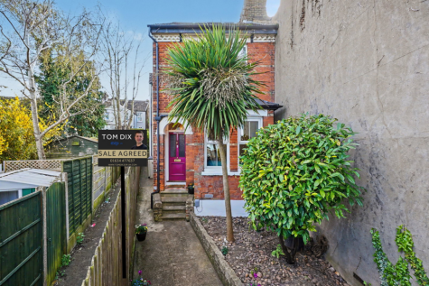 Clive Road, Rochester, ME1 3DA