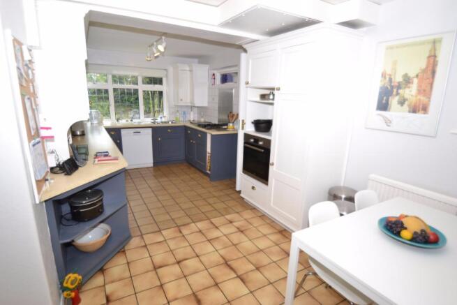 Kitchen-breakfast area