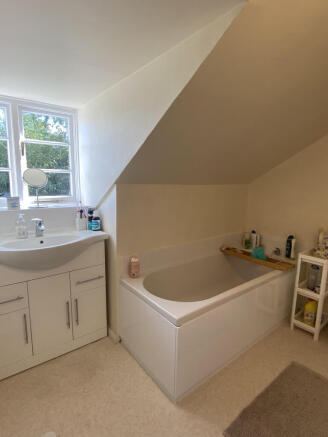 3 bed Cottage to rent Image 11