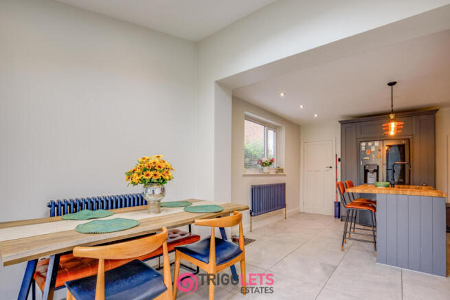 4 bed Semi-Detached for sale Image 6