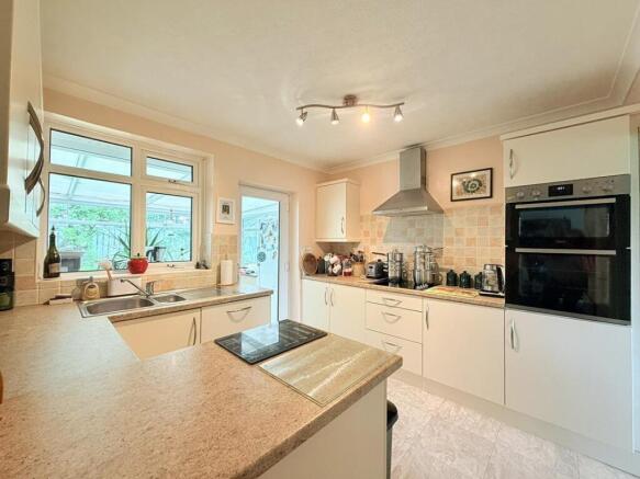 3 bed Detached Bungalow for sale Image 7