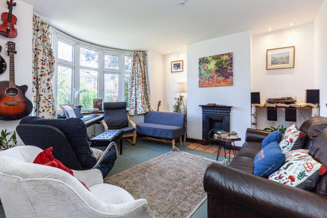 Living Area- Angl...