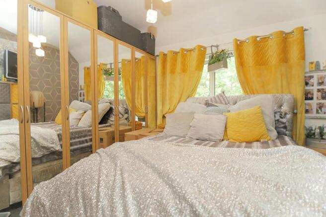 3 bed Semi-Detached for sale Image 12
