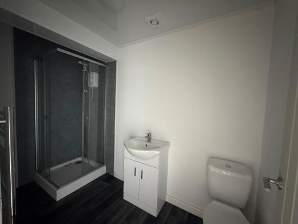 2 bed Flat to rent Image 7