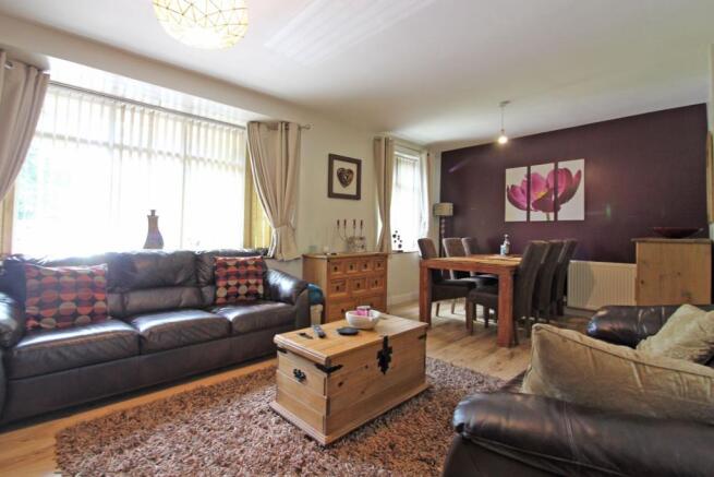Lounge/Dining Room