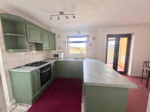 3 bed Semi-Detached for sale Image 8