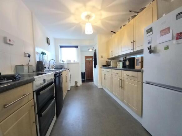 36 Churchill Kitchen.jpg