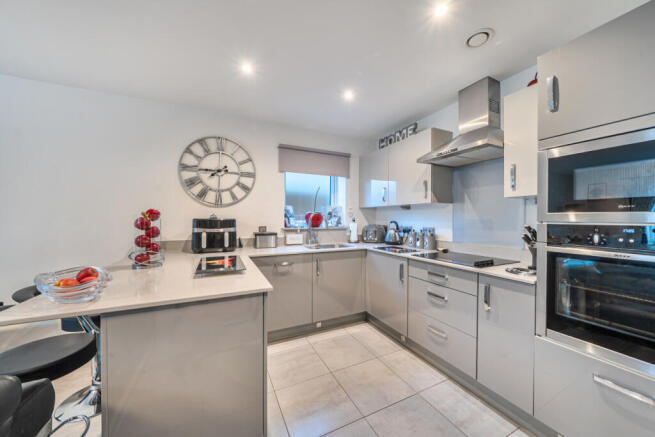 1404327-15-697a32...