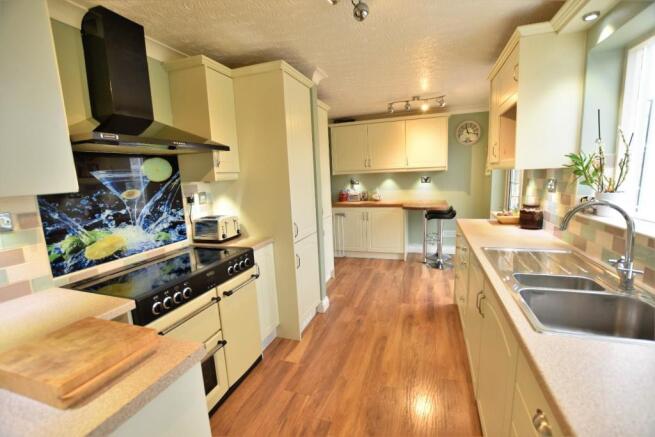 Kitchen breakfast room