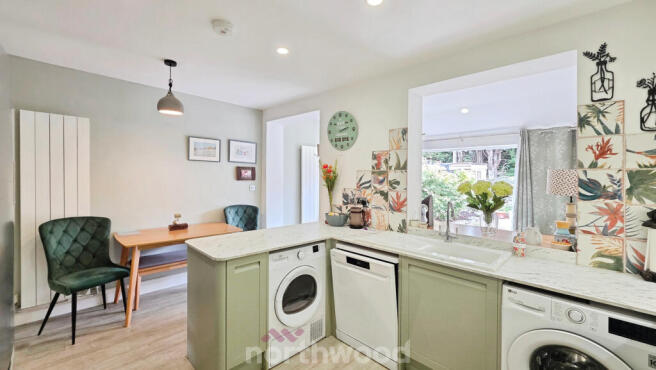 3 bed Semi-Detached for sale Image 4