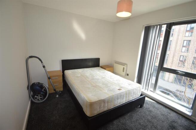 55b Quay 5 - Bedroom.JPG