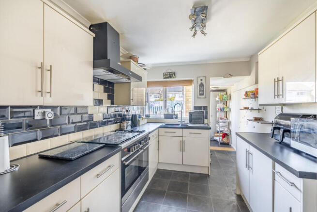 3 bed Terraced for sale Image 7
