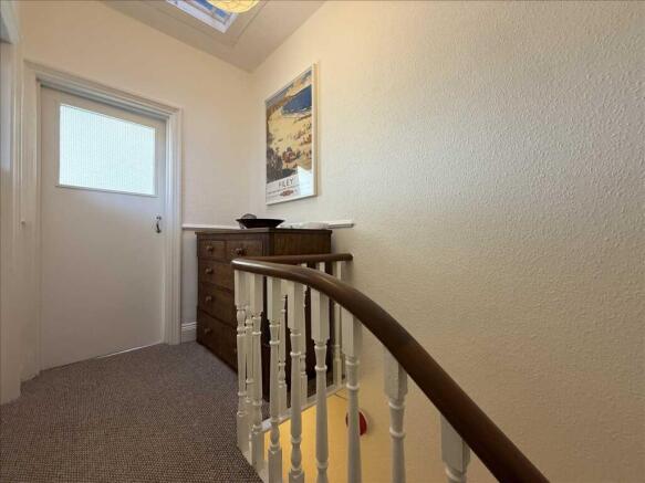 3 bed Flat for sale Image 12