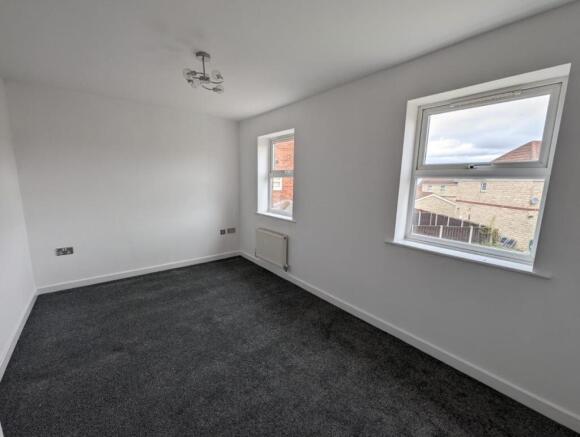 2 bed Semi-Detached to rent Image 6