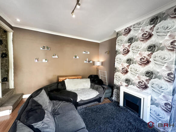 2 bed Terraced for sale Image 2