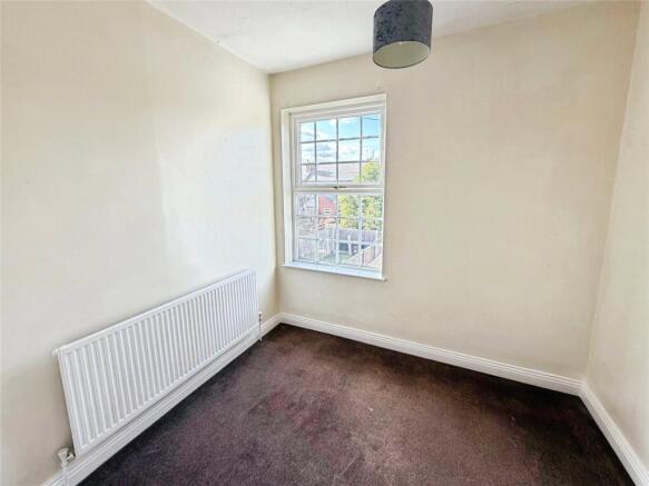 3 bed Terraced for sale Image 11