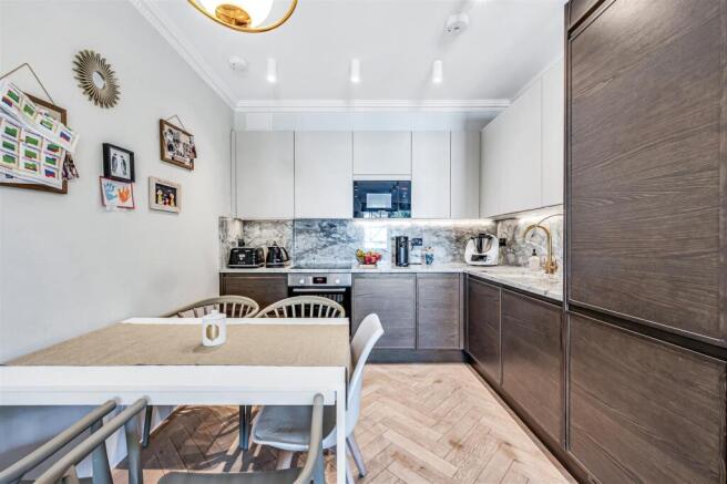 Flat 5, 35, West Lodge Avenue-6.jpg