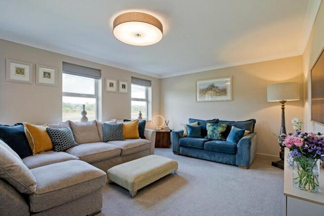 4 bed House for sale Image 5