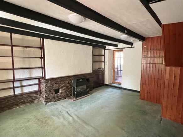 Living Area: