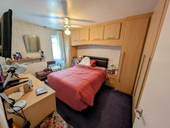 bed 1.jpg