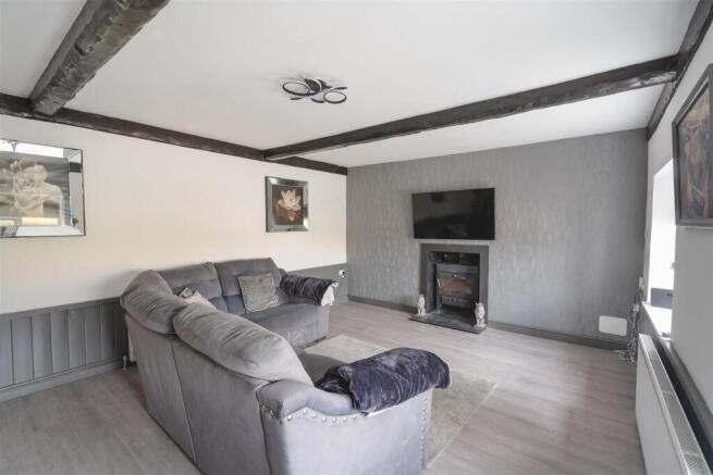 4 bed Detached for sale Image 4