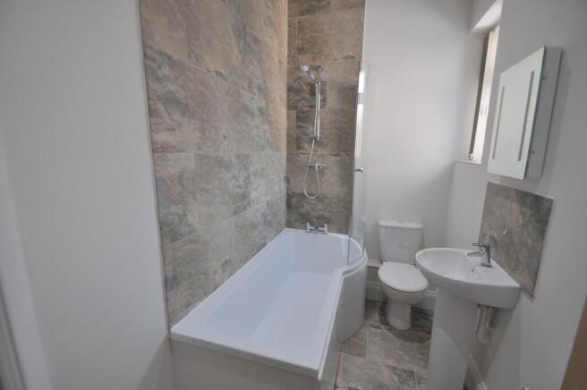 2 bed Apartment to rent Image 6