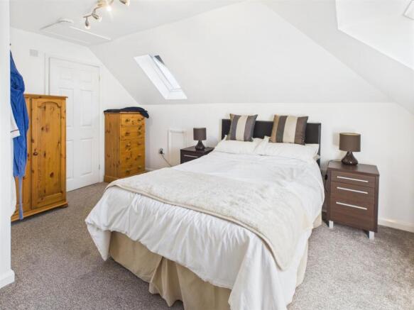 bedroom 2 .jpg