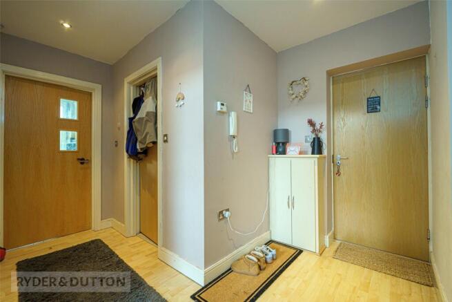 2 bed Apartment for sale Image 11