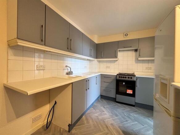 KITCHEN 1.jpg