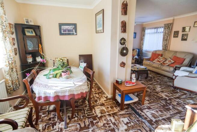Lounge/Dining Room