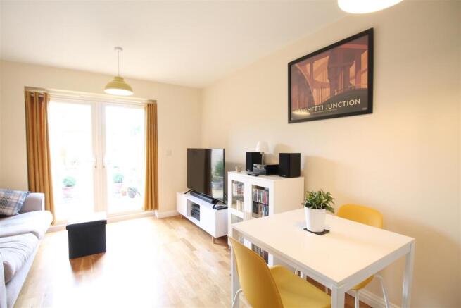 Lounge/Dining Room