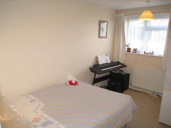BEDROOM 2