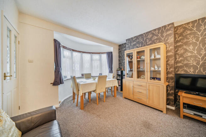 1362610-5-68de9a1...