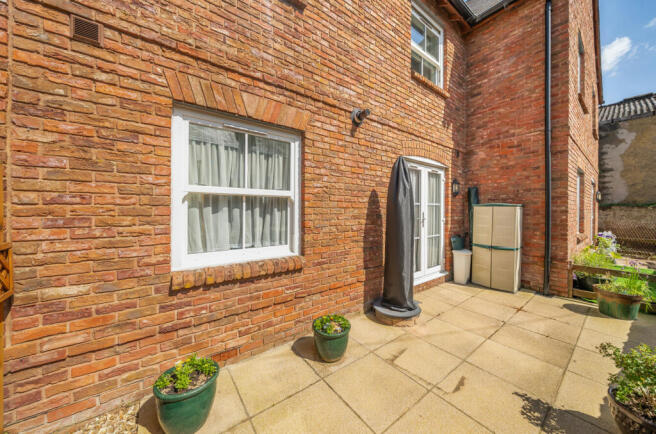Rear Courtyardgarden
