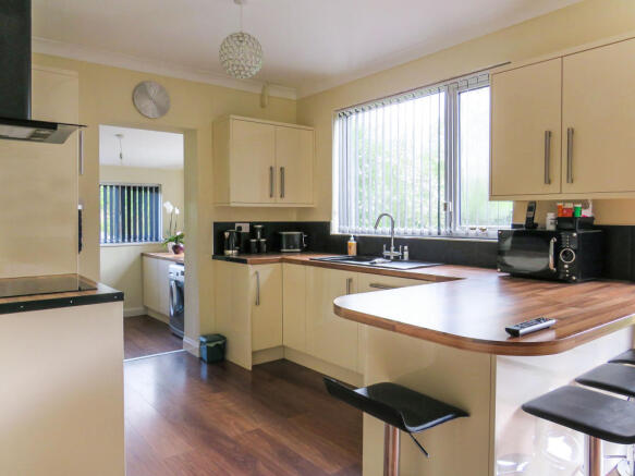 Kitchen/ Dining